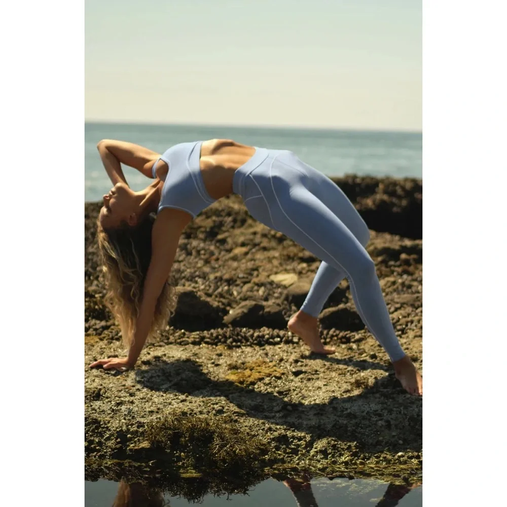Alo Yoga Airbrush Heart Throb Bra White/Seashell Blue/White S